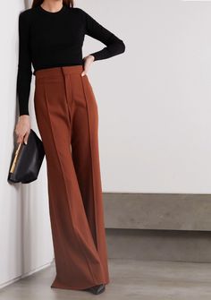 Rust Brown Trousers Outfit, Women’s Wide Leg Trousers Outfit, Brown Wide Leg Outfit, Rust Trousers Outfit Women, Wide Leg Pants Pointy Shoes, Brown Wide Leg Pants Outfit Work, Work Outfits Women Wide Leg Pants, Brick Color Pants Outfits, Rust And Black Outfit