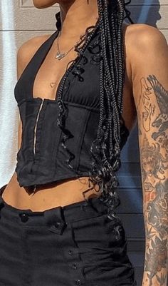 A SMALL VEST WITH A HALTER HOOK IN BLACK Evening Dresses Midi, Small Vest, Lace Cami Top, Corset Crop Top, Streetwear Tshirt, Halter Crop Top, Sleeveless Tank, Corset Top, Types Of Collars