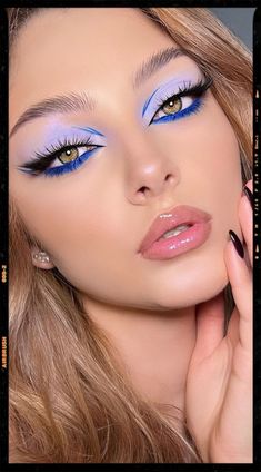 Cobalt Blue & Lavender Eyeshadow Summer Makeup Trends, Maquillage On Fleek, Blue Eyeshadow Looks, Blue Makeup Looks, Cute Eye Makeup, Purple Makeup, Colorful Eye Makeup, Blue Eyeshadow