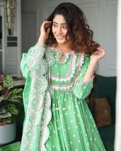 Shivangi joshi Fashion Indian Outfits, Latest Anarkali Suits, Anarkali Patterns, डिजाइनर कपड़े, Suits Indian, Mehndi Outfit, Dress Bridesmaids, Floral Lehenga, Diwali Party