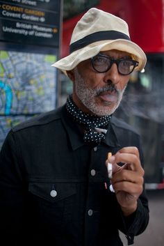 Black Denim Jacket, Silk Scarf, Deconstructed Straw Hat, and Tom Ford Sunglasses, Urban Street Style, Men's Spring Summer Fashion. Lono Brazil, Mens Spring Jackets, London Mens Fashion, London Men, Maxi Rok, Mens Fashion Week, Tom Ford Sunglasses, Sharp Dressed Man, Urban Street Style