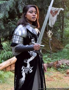 Oberonsson on Art Lady Knight Cosplay, Medieval Knight Aesthetic Woman, Lady In Armor, Soldier Painting, Medieval Female Archer, Armour Women Lady Knight, Woman Knight, Kickass Women, Medieval Cosplay