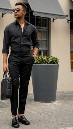 Loafers Men Outfit Formal, Full Black Outfit Men, All Black Classy Outfits, Teacher Man, Loafers Men Outfit, Black Ootd, Party Outfit Men, Black Outfit Men