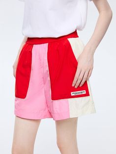 Détails:









 Short de survêtement écologique imperméable multicolore




 Poches color block sur le devant




 Ceinture élastiquée




 Poche arrière à fente unique




 Coupe carrée






 Matériaux & Entretien :



 100% Polyester

 Lavage à la main | Nettoyer à sec

 Ne pas javelliser 







 Taille et coupe :





 Le mannequin mesure 5'7", buste 32, taille 24, hanches 35, porte une taille S 







 Numéro d'article : JM1PA03 Spring Pink Color Block Shorts, Summer Cotton Shorts With Contrast Color, Cotton Bottoms With Contrast Color In Short Shape, Cotton Shorts With Contrast Color For Summer, Cotton Bottoms With Contrast Color In Short Style, White Color Block Shorts For Spring, Contrast Color Cotton Shorts, White Patchwork Short Bottoms, Sporty Patchwork Bottoms For Summer