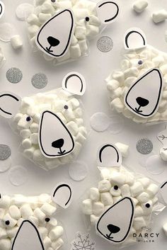 there are many polar bears made out of marshmallows on this sheet of paper