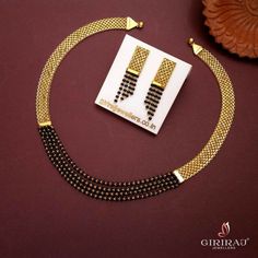 Neck Pieces Jewelry, Black Beads Mangalsutra Design, New Gold Jewellery Designs, Gold Jewelry Simple Necklace, Gold Mangalsutra Designs, Gold Necklace Indian Bridal Jewelry, Gold Mangalsutra, Beaded Necklace Designs, Gold Jewelry Stores