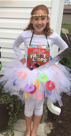 Fruit Loop Halloween Costume Cereal Bowl Costume Diy, Diy Cereal Costume, Cereal Costume Ideas, Fruit Loops Costume, Cereal Costume, Halloween Kostüm Diy, Pineapple Costume Diy, 90s Costumes, 2024 Costumes