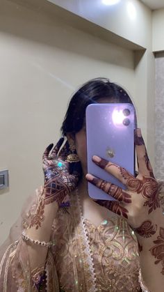 Hide Face Selfie, Girl Hide Face, Eid Looks, Face Selfie, Sports Cricket, Hide Face, Girl Crush Fashion