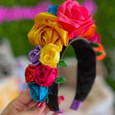 Brand New And Handmade Frida Kahlo Headband. Made Of Satin Roses. Available In Multi Color And Red Frida Kahlo Headband, Mexican Headband, Hispanic Heritage Month Crafts, Mexican Boutique, Headband Ribbon, Flower Head Wreaths, Pearl Bride, Rhinestone Hair Comb, Christmas Stocking Pattern