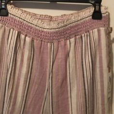 Nwt Land & Sea Capris. Small. Very Beachy. Pretty Pink & Cream Colors. Cream-colored Short Bottoms For Beach Season, Black Capri Leggings, Pink Belt, Denim Capris, Womens Capri Pants, Dressy Pants, Boho Pants, Light Blue Jeans, Capri Leggings