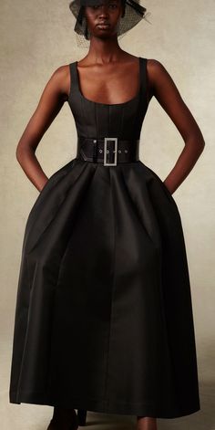 Formal Day Dress, Built Up Neckline, Luxury Black Dress With Structured Boning, Luxury Couture Mini Dress With Fitted Bodice, Luxury Black Midi Dress With Gathered Waist, Luxury Black Dress With Gathered Neckline, Black Corset Gown Haute Couture, Evening Wear, Couture Fashion