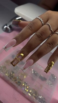 Nail Inspo For Nyc, Pink And Gold Acrylics, Basic Baddie Nails Short, Gold And Pink Nails, Nail Tech Instagram, Marble Acrylic Nails, Nyc Nails, Drip Nails, Acrylic Nails Coffin Pink