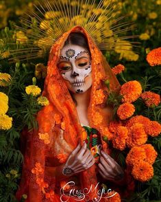 La Muerte Makeup Halloween, Orange Catrina Makeup, Dia De Los Muertos Photo Shoot Ideas, Catrina Costume Dresses, Catarina Makeup, La Catrina Art, Catrina Outfit, Mexico Makeup, Mexican Makeup