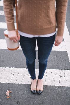 Camel And Blue Outfit, Luxury Outfits Classy Chic, Luxury Outfits Glamour, Carly The Prepster, Blue Outfit, Outfit Inspo Fall, Fashion Pictures, Preppy Style