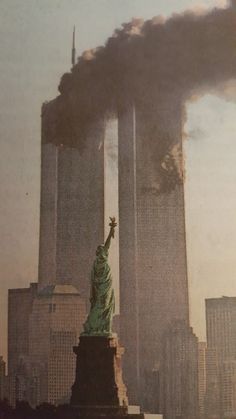 Twin Towers Aesthetic, Twin Towers Wallpaper, World Trade Center Attack, The Twin Towers, Arte 8 Bits, Twin Towers, Images Esthétiques, Cool Wallpapers Art, Foto Art