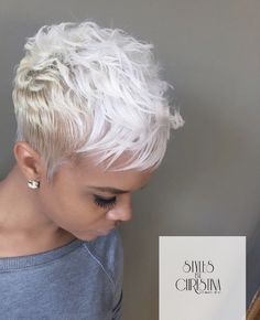 Black Short Hair, Sleek Short Hair, Blonde Style, Grey Hair Looks, Black Hair Short Cuts, Hair Cuts For Women, Funky Short Hair, Short Hair Images, Natural Hair Short Cuts