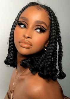 Summer is the time of year to switch things up. With a cute short braid hairstyle, you will look summer-ready and feel a little cooler. #afrohairstyle Faux Loc, Mekap Mata, Makeup Tip, Short Box Braids, Makeup For Black Skin, Smink Inspiration, Short Braids, Braided Hairstyles For Black Women, Box Braids Hairstyles