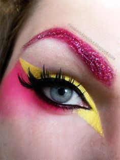 Wrestler Costume, Rocker Makeup, 80s Beauty, Glam Rock Makeup, Extreme Make-up, 1980s Makeup, Shrek Jr, Glitter Eyebrows, Fantasy Make-up