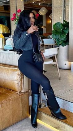 #blackandwhite #fall #winter #winteroutfit #street #streetstyle Fall Outfits Black Women, Winter Date Night Outfits, Winter Fashion Outfits Casual, Trendy Fall Outfits, Trash Bag, Rich People, Trendy Fall, Baddie Outfits Casual