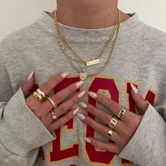 Evry Jewels Gold Jewelry Necklace And Rings Aesthetic, Rings Aesthetic Gold And Silver, Ring Stack Both Hands, Stacked Jewelry Outfit, Jewelry Accessories Outfit Style, Women Wearing Jewelry, Layering Gold Jewelry, Gold Jewelry Street Style, Gold And Silver Accessories Together