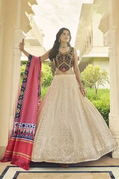 Lehenga Combination, Beige Lehenga, Lehenga White, Designer Lehnga Choli, Mirror Work Lehenga, Georgette Lehenga, Party Wear Gown, Lehenga Online, Lehenga Choli Online