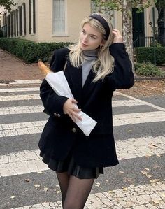 Stile Blair Waldorf, Adrette Outfits, Rok Outfit, Money Girl, Chique Outfits, Look Vintage, 가을 패션, Mode Inspiration