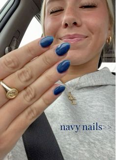 Cute Nails Short Non Acrylic, Nail Ideas Cute And Simple, Nails Acrylic Plane Color, Blue Nails With One Accent Nail, Cute Plan Nails, Nail Ideas Beach Theme, Small Winter Nails, Cute Nails To Get Done, Navy With Chrome Nails