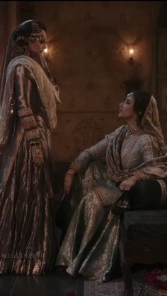 Heeramandi Aesthetic Outfits, Heeramandi Outfits, Actress Outfits, Heera Mandi, Bollywood Aesthetics, Indian Art Gallery, Wedding Picture Poses, Desi Aesthetic