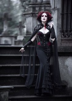 Halloween Prom, Vampire Style, Cosplay Ideas Women, Vampire Witch, Magic Clothes, Victorian Vampire, Vampire Clothes, Tulle Cape, Gothic Vampire