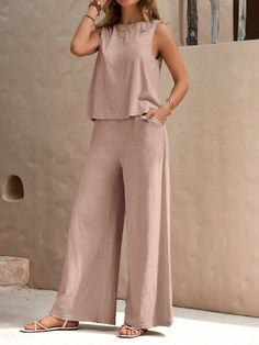 Loose Pants Outfit, Sleeveless Suit, Solid Tank Tops, Linnet, Solid Color Shirt, Loose Pants, Round Neck Tops, Look Casual