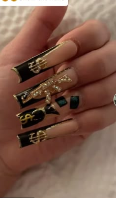 Money Bag Nails Designs, Long Nails Latina, Gangsta Nails Designs, Money Set Nails, Money Sign Nails, Money Bag Nails, Nail Inspo Bling, Rapper Nails, Mafia Nails