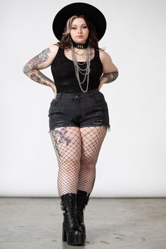 Rock Concert Outfit For Plus Size, Fishnets And Shorts Outfits Plus Size, Plus Size In Shorts, Plus Size Punk Fashion Summer, Cute Gothic Outfits Plus Size, Hot Goth Outfits Plus Size, Punk Outfits For Women Plus Size, Plus Size Rock Concert Outfit Summer, Metal Festival Outfit Plus Size