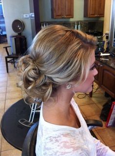 Image result for wedding half updos for medium length hair Loose Updo, Prom Hair Updo, Mother Of The Bride Hair, Natural Hairstyle, Best Wedding Hairstyles, Long Hair Wedding Styles, Updos For Medium Length Hair, Long Hair Updo, Penteado Cabelo Curto