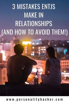 two people sitting on top of a building with the words 3 ways to make friends in real