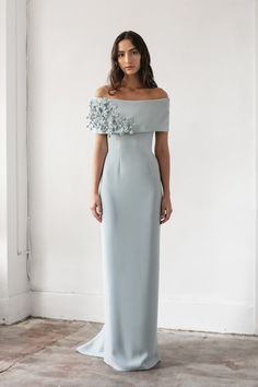 Best Wedding Guest Dresses Classy, Collar Gown, Best Wedding Guest Dresses, Off Shoulder Gown, Back Skirt, Mother Of Groom Dresses, Fashion Gowns, Mob Dresses, Guest Attire