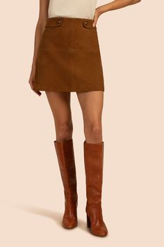 COGNAC BROWN Suade Skirt, Brown Skirt Outfit, Suede Skirt Outfit, Fall Refresh, Brown Suede Skirt, Suede Outfit, Skirt Inspiration, Modern Womens Fashion, Suede Top