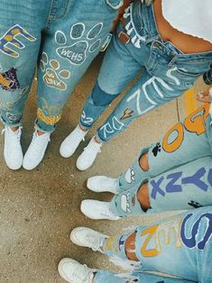 17 Outstanding Senior Jeans You'd Want to Copy This Year Homecoming Jeans Painted, Senior Jeans Ideas, School Spirit Face Paint, School Spirit Outfit, Last Year Of High School