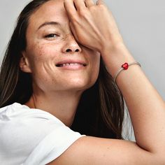 Make your style pop with the Metallic Red Heart Charm. Hand-finished in sterling silver, this heart-shaped piece is decorated with hand-applied transparent red enamel so that the base shines through. The perfect balance between opaque and translucent, allow this reflective design to stand out by teaming it with minimal charms on your Pandora Moments bracelet. Alternatively, wear with other colorful pieces for a vibrant finish. Charms Disney, Ali D'angelo, Logo Marvel, Pandora Essence, Disney Jasmine, Disney Belle, Alphabet Charm, Marvel Logo, Lilo Y Stitch