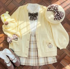 Pompompurin Outfit, Sanrio Outfit Aesthetic, Yellow Pompompurin, Sanrio Outfits, Sanrio Clothes, Kawaii Outfit Ideas, Pom Pom Purin, Yellow Clothes, Yellow Cardigan