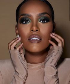 Full Coverage Makeup, Painted Faces, Soft Glam Makeup, Face Beat, Face Beauty, Makeup Eyes, Dark Skin Makeup, Beat Face