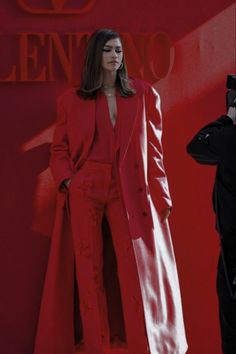 Zendaya Black Suit, Suits For Women Red Carpet, Women Suits Red Carpet, Zendaya Suit, Zendaya Red Carpet, Mode Zendaya, Estilo Zendaya, Zendaya Outfits, Zendaya Style