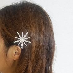 1.Snowflake hair clips 2.For ponytail, part up. 3.medium size, work for medium to thicker hair 4.Easy to use 5.Can be a nice match for jeans wear or evening dress This beautiful handmade vintage inspired crystal rhinestone hair clip Winter Hair Accessories, Snowflake Hair, Shoe Clips Wedding, Wedding Clip, Rhinestone Hair Clip, Heart Hair, Rhinestone Hair, Winter Hair, Etsy Bridesmaid Gifts