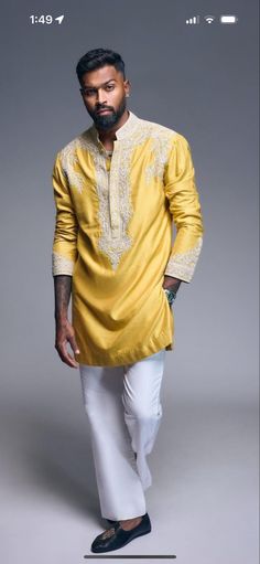 Indowestern Outfits For Men Indian Weddings, Haldi Look For Groom, Yellow Suit Indian, Haldi Dress For Groom, Haldi Ceremony Outfit For Men, Yellow Haldi Outfit, Trendy Mens Fashion Casual, Indian Mens Clothing, Traditional Indian Mens Clothing