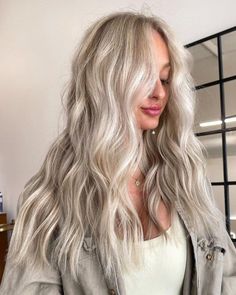 Blonde And Ashy Brown Hair, White Gray Blonde Hair, Platinum Blonde Hair Brown Highlights, Blonde Silver Hair Balayage, Pearl Blonde Hair Balayage, Icy Blonde With Dimension, Different Colors Of Blonde, Bright Ashy Blonde Hair, Platinum Hair With Lowlights