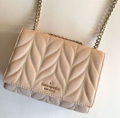 Beige Quilted Crossbody Bag, Quilted Leather Bag, Kate Spade Bag Outfit, Kate Spade Aesthetic, Kate Spade Sling Bag, Crossbody Purse Designer, Neutral Purse, Kate Spade Quilted Bag, Purses Kate Spade