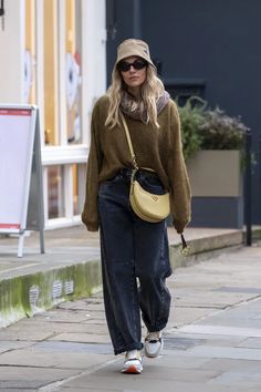 Sienna Miller Just Styled Chunky Hoff Trainers in the Chicest Way | Who What Wear UK Chunky Trainers Outfit, Sienna Miller Style, Scandi Chic, Sienna Miller, Just Style, Winter Looks, Fall Winter Outfits, Who What Wear, Her Style