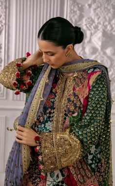 Sana Safinaz Couture - Mastaani Sana Safinaz Bridal, Pakistani Dress Design Ideas, Embroidery Fashion Detail, Desi Wedding Dresses, Pakistani Couture, Sana Safinaz, Pakistani Fancy Dresses, Salwar Kamiz