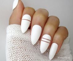 White Painted Nails Ongles Gel Violet, Matte Stiletto Nails, Short Stiletto, Matte Nails Design, Almond Nails Designs, Super Nails, Trendy Nail Design, Matte Nails