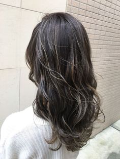 2b Hair Products, 2b Hair, Thick Hair Cuts, Hair Color Chocolate, Hair Color Streaks, Dark Hair With Highlights, Blending Gray Hair, Short Hair Color, Hair Design