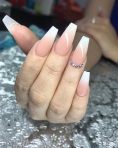 Coral Nail Art, Coral Nails, Nails Design With Rhinestones, White Acrylic Nails, Simple Acrylic Nails, Ombre Nail Designs, Acrylic Nails Coffin Pink, Acrylic Nails Coffin Short